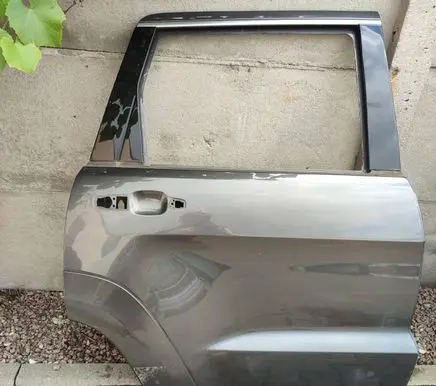 Jeep Grand Cherokee Rear door