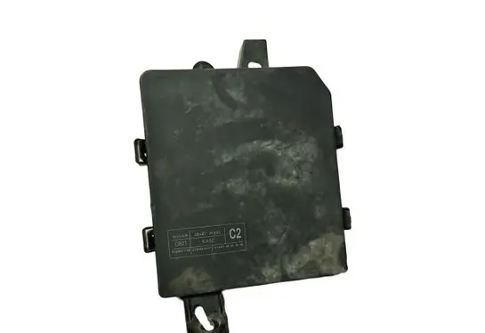 Nissan Juke I F15 Fuse module 284B71KA0C 52683FF06 2281003627
