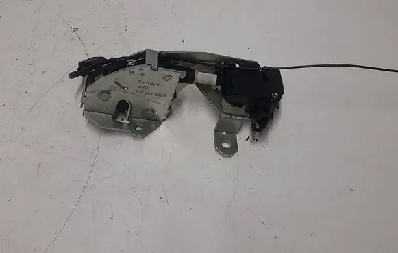 Volkswagen Touareg I Tailgate lock latch 7L0827506E