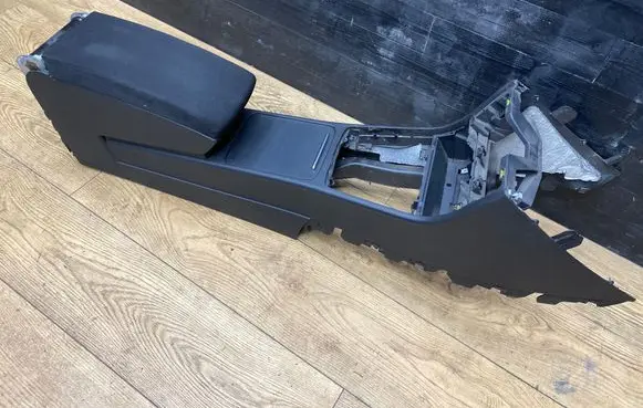 Volkswagen PASSAT B6 Armrest 