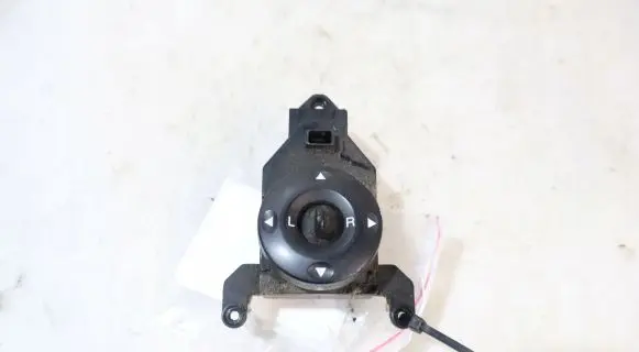 Hyundai Santa Fe Wing mirror switch