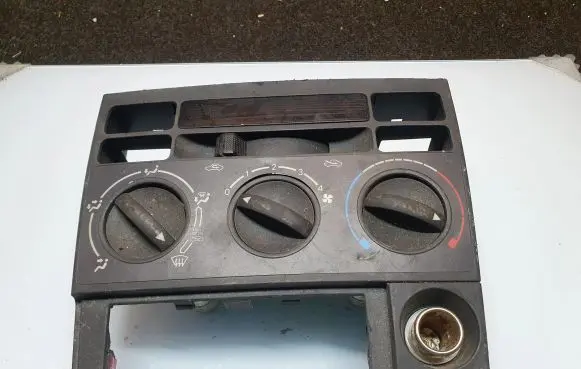 Toyota Corolla Verso E121 Climate control unit