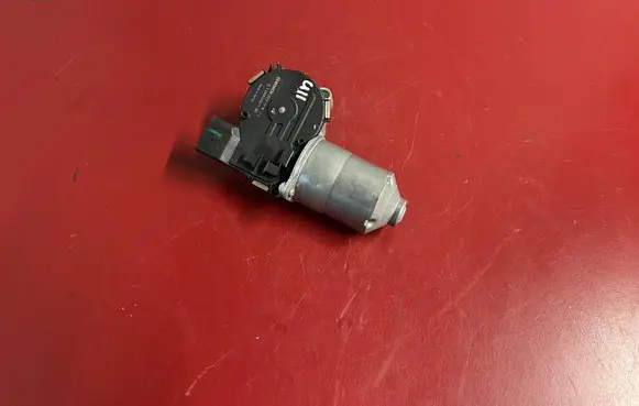 BMW X1 U11 Wiper motor 0390243671