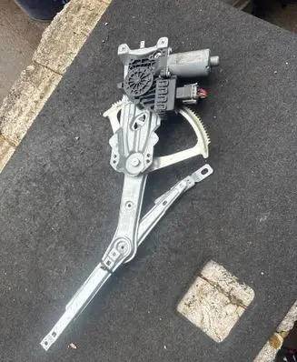 Opel Astra H Front door window regulator with motor A330013100417 A330513100405 A331093306468