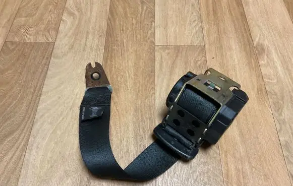 Ford Focus Rear seatbelt 98ABA611B68BR