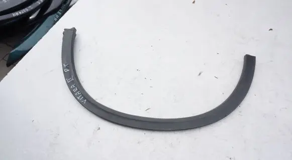 Suzuki Grand Vitara II Front arch trim LISTWAZALEPKA