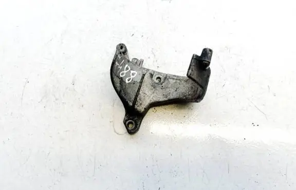 Ford Focus Engine mounting bracket