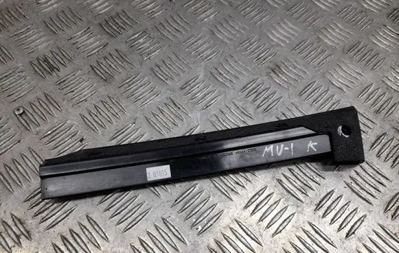 Ford Mustang VI Front door glass trim molding FR3B63606154AD