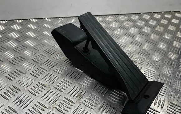 BMW 5 E60 E61 Accelerator throttle pedal 6766930 25916010 3542676693002