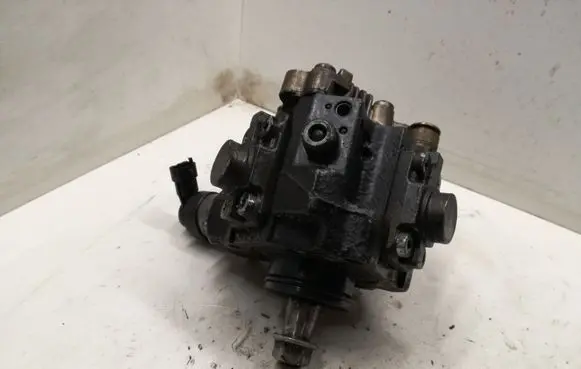 Hyundai H-1, Starex, Satellite Fuel injection high pressure pump 331004A410