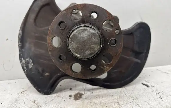 Front wheel hub spindle knuckle