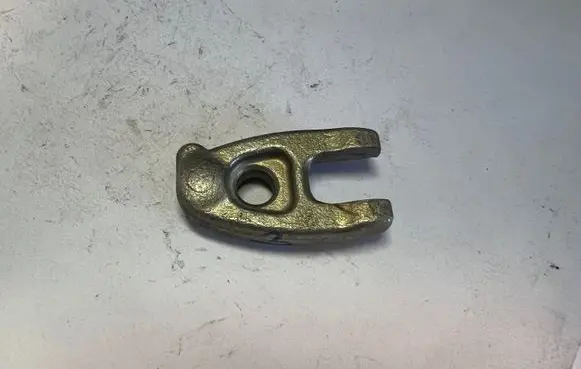 Nissan Juke I F15 Fuel Injector clamp holder