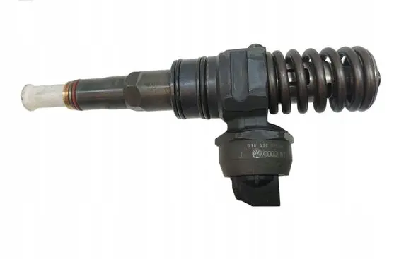 Volkswagen PASSAT B5.5 Fuel injector 038130073AJ