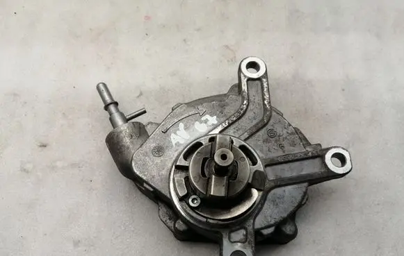 Toyota Avensis T250 Vacuum pump 293000R010