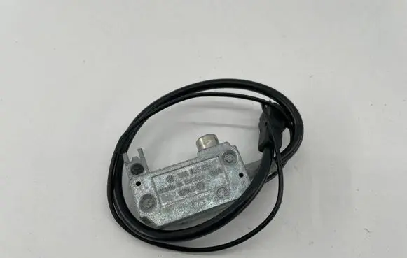 Volkswagen Golf IV Antenna control unit 1H0035551 7691290201