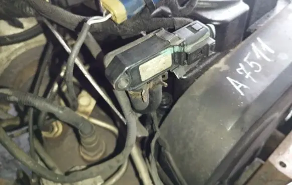 Dodge Caliber Exhaust gas pressure sensor 05149175aa