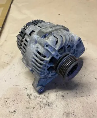 Audi A6 S6 C5 4B Generator/alternator 2541895C