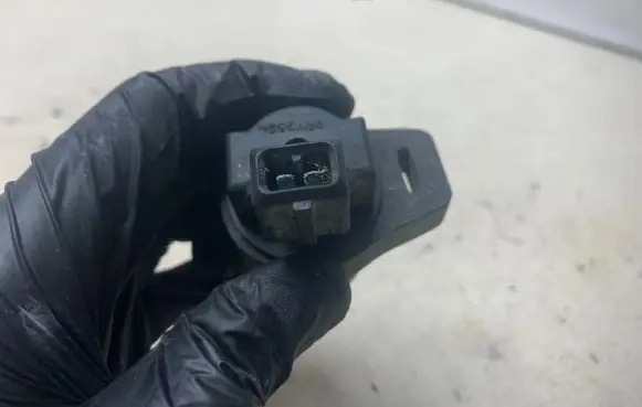 Vacuum valve