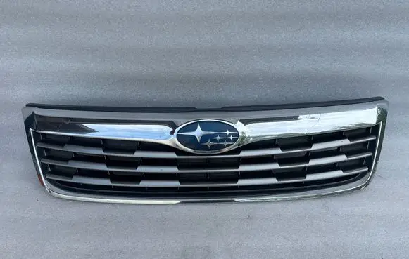 Subaru Forester SH Front bumper upper radiator grill