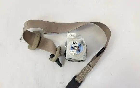 Jeep Grand Cherokee Rear seatbelt