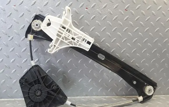Volkswagen Jetta VI Rear window lifting mechanism without motor 5C6839461B 812633758 07051218