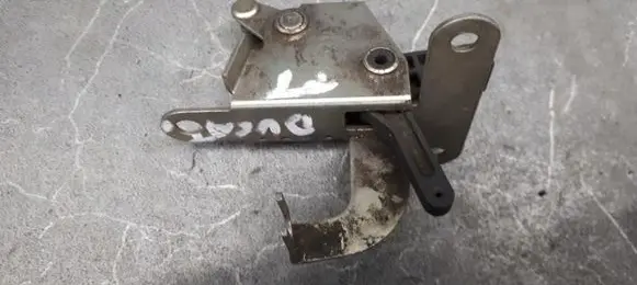 Fiat Croma Front door lock loop/hook striker 