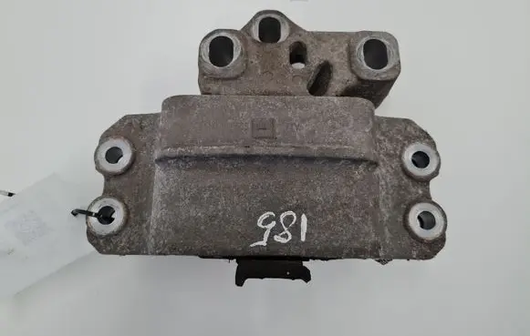 Volkswagen Tiguan Engine mount bracket 5N0199555