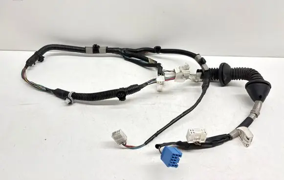 Toyota Verso Front door wiring loom 82151 029900 03022010