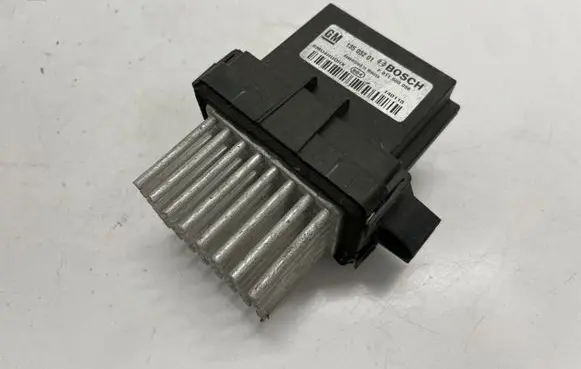 Opel Astra J Heater blower fan relay 13503201