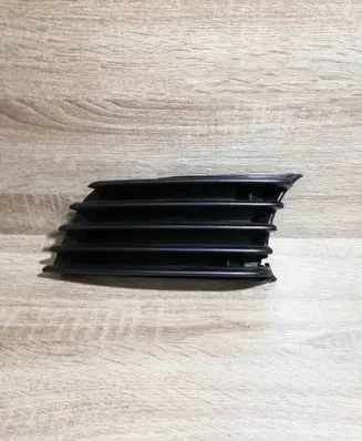 Mitsubishi Galant Front bumper lower grill MR520742