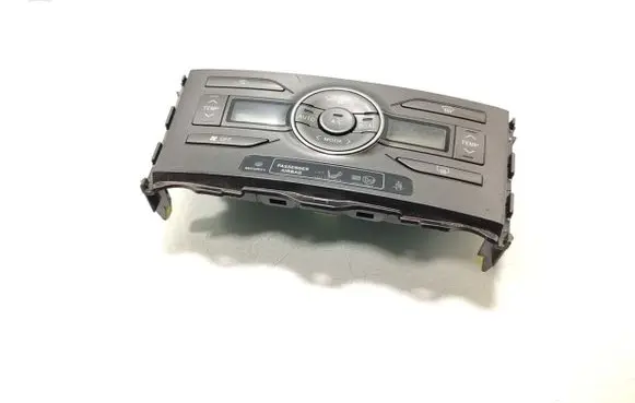 Toyota Auris 150 Climate control unit 55900-02230