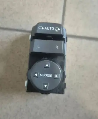 Hyundai i30 Wing mirror switch 93530G3010