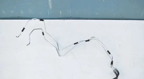 Mercedes-Benz S W221 Engine coolant pipe/hose A2218325294 A2218300417 15463184