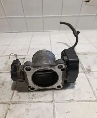 Lexus IS 220D-250-350 Throttle valve