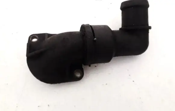 Volkswagen Golf III Engine coolant pipe/hose 037121619