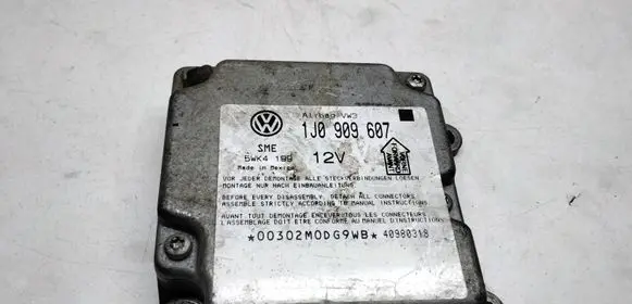 Volkswagen PASSAT B5 Airbag control unit/module 1J0909607