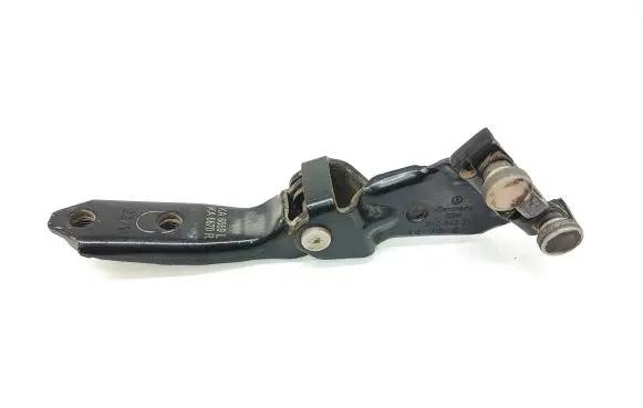 Volkswagen Caddy Sliding door middle roller runner 2K0843335A