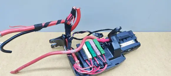 Mercedes-Benz ML W166 Fuse module A0009820123