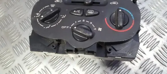 Peugeot 206 Climate control unit 1068701 10687-01