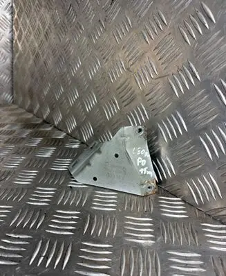 Seat Leon (5F) Fender mounting bracket 5F0821184B 5F0821184