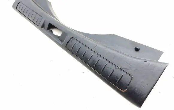 Trunk/boot sill cover protection