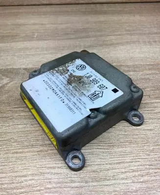 Volkswagen PASSAT B5 Airbag control unit/module 1J0909607 5WK4199 USED