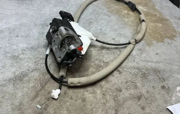 Citroen Berlingo Sliding door lock 9137N7