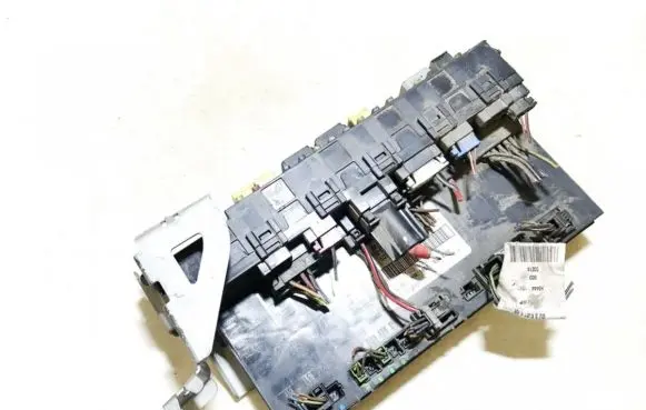 Mercedes-Benz E W211 Fuse box set 2115459401 5dk00804759