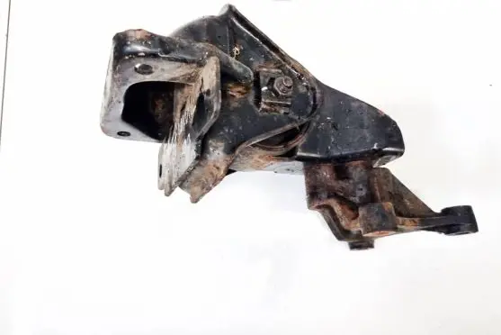 KIA Carnival Engine mount bracket