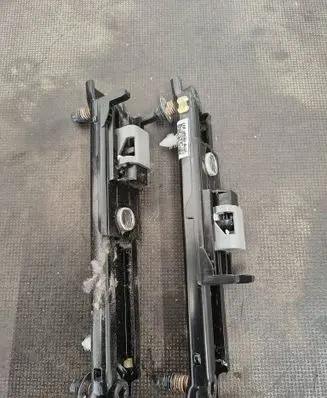 Opel Astra J Seat belt height adjuster 