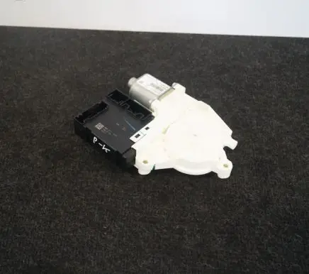 Volkswagen Jetta VI Front door window regulator motor