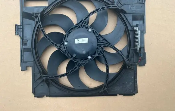 BMW 3 F30 F35 F31 Fan set 7640508