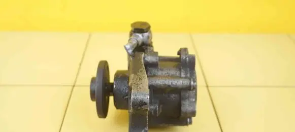 BMW 3 E90 E91 Power steering pump 7527747