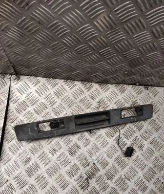 Volvo XC70 Trunk door license plate light bar 9203101